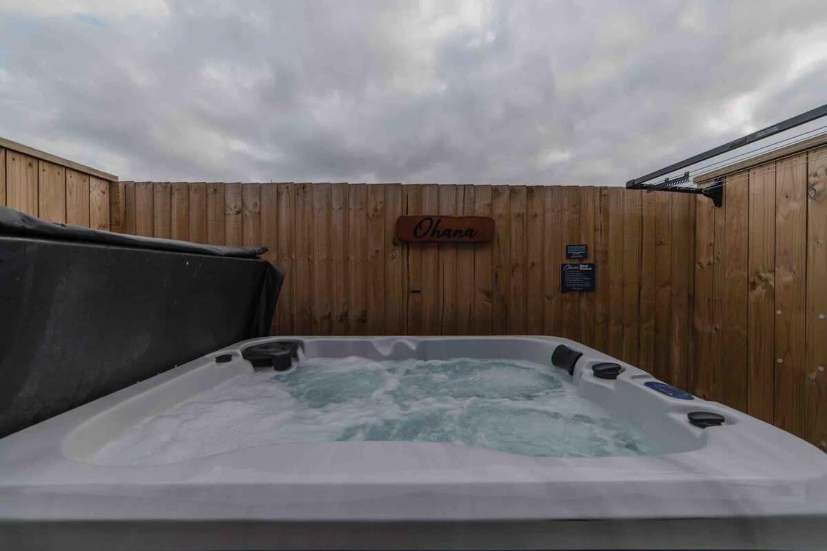 Stones Throw From The Stadium & Hot Tub كريستتشيرش المظهر الخارجي الصورة